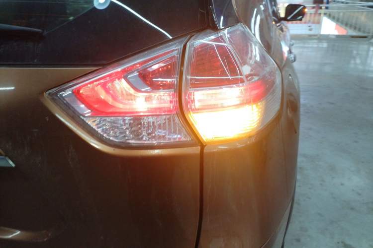 Used Nissan X-Trail 2015 2.0L CVT Comfort MAX Edition 2WD
