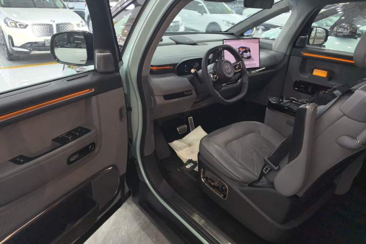 Used Zeekr MIX 2025 Intelligent Driving Version
