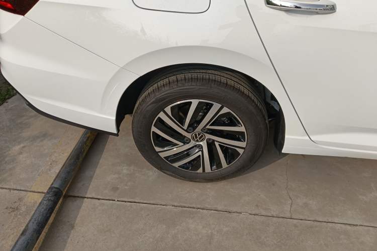 Used Volkswagen Lavida 2024 1.5L Automatic 5 Million Edition Exterior 5