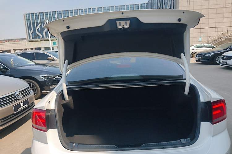 Used Volkswagen Lamando 2018 230TSI DSG Fashion Edition
