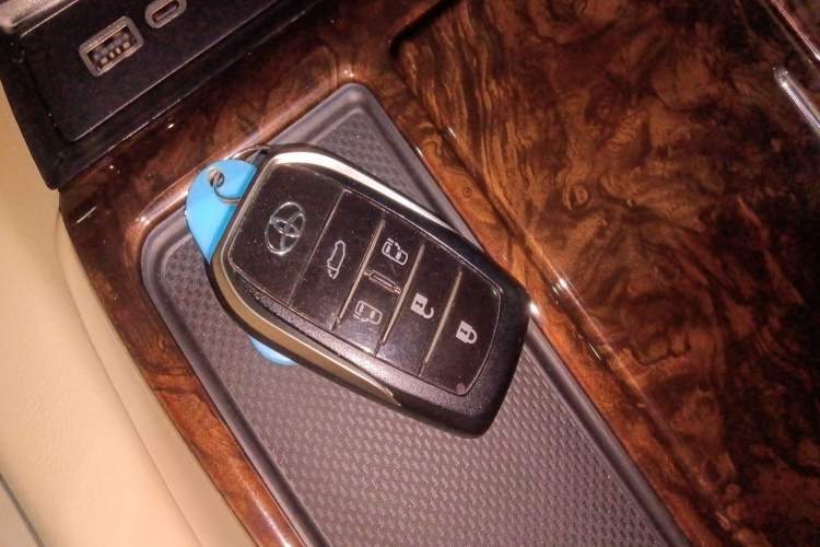 Used Toyota Alphard 2019 Dual-Engine 2.5L Luxury Edition Vehicle Key