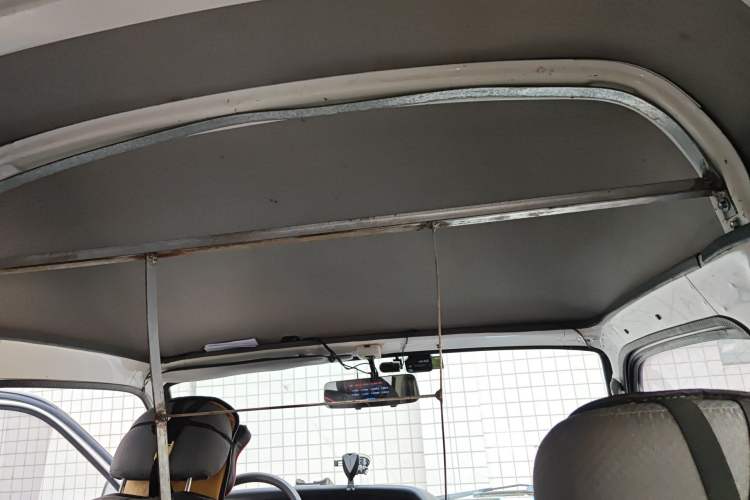 Used Jinbei Hiace 2014 2.0L Fifth-Generation Xiangyun Comfort Type 1 4G20C Headliner