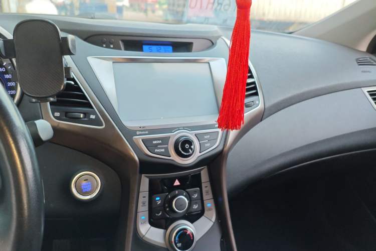 Used Hyundai Elantra (5th Generation / Langdong) 2015 1.6L Automatic Leading Model Audio And AC Panel