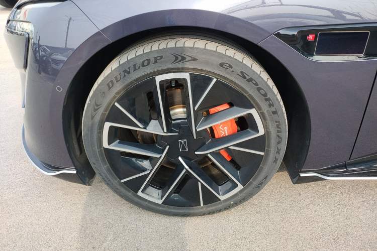 Used Avatr 12 2023 650 Three-Laser Four-Wheel Drive Performance Edition Left Front Wheel Hub