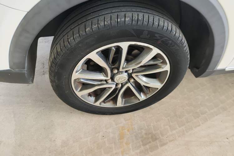 Used Baojun 730 2019 1.5T Manual Fashion Model 7-seater National V Right Rear Wheel Hub