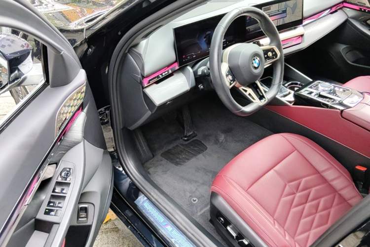 Used BMW 5 Series 2025 530Li Luxury Edition M Sport Package
