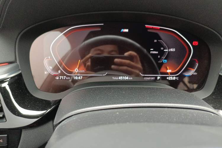 Used BMW 5 Series 2021 530Li Luxury Edition M Sport Package Odometer Close Up