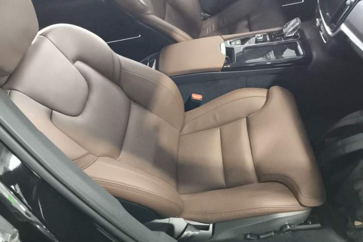 Used Volvo S90 New Energy 2024 Plug-in Hybrid Four-Wheel Drive Long-Range Luxury Smart Edition
