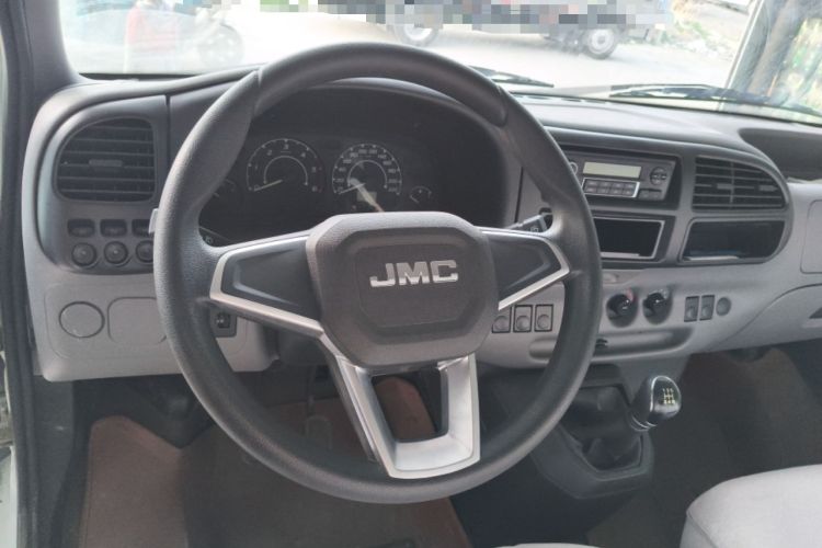 Used JMC Transit 2019 2.8T Commercial Version Short Wheelbase Mid-Roof 3-Seater China VI Standard JX493