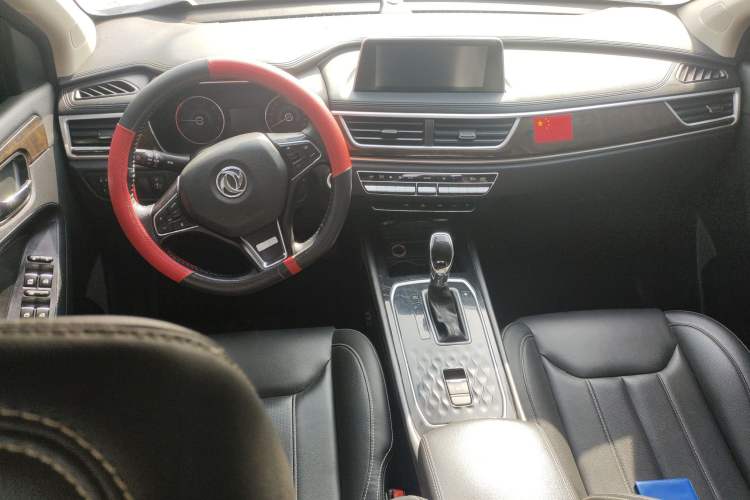 Used Dongfeng Fengon 580 2018 Revised Version 1.5T CVT Luxury Edition Center Console