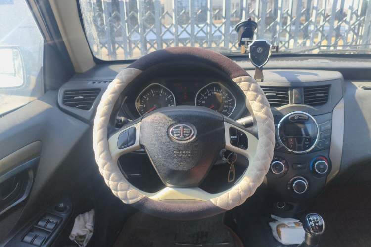 Used FAW Xiali N7 2013 1.3L Manual Luxury Model Steering Wheel