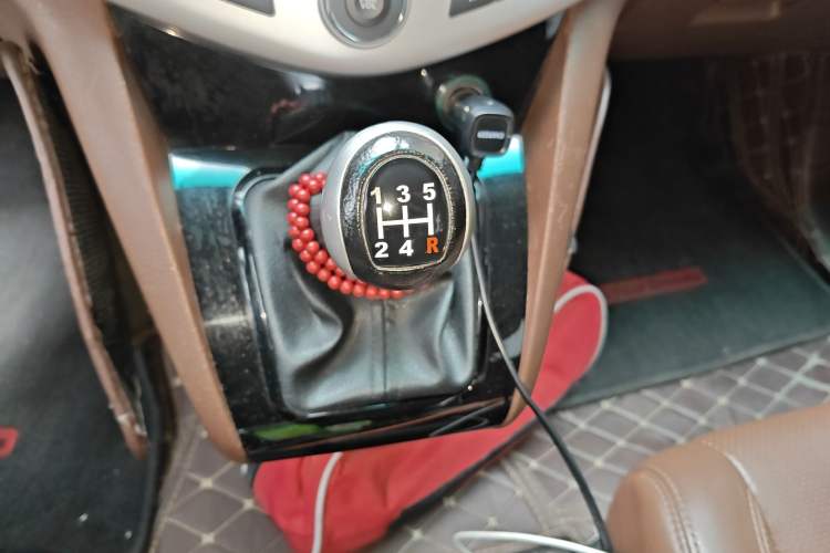 Used BYD S6 2014 2.0L Manual Luxury 5-Seater