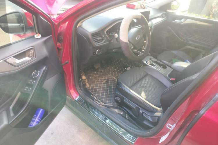 Used Ford Focus 2019 Sedan EcoBoost 180 Automatic Trend Edition
