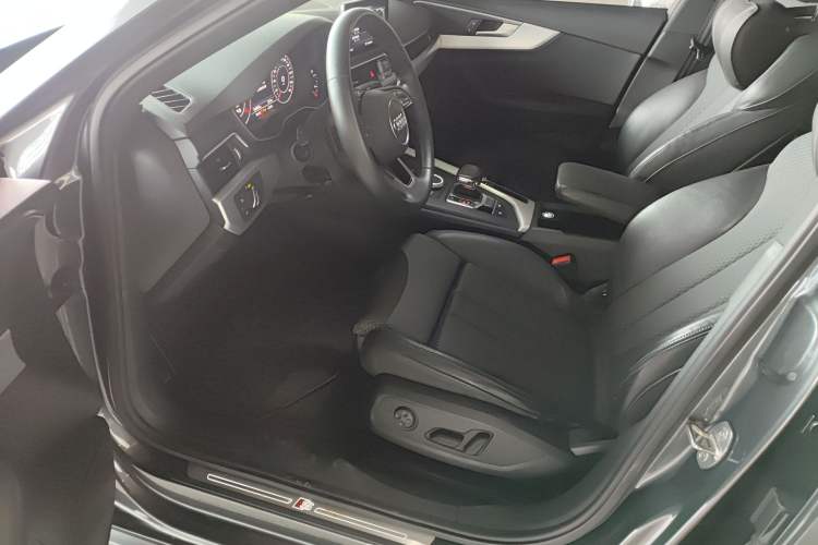 Used Audi A4L 2019 40 TFSI Fashion Edition China VI Emission Standard
