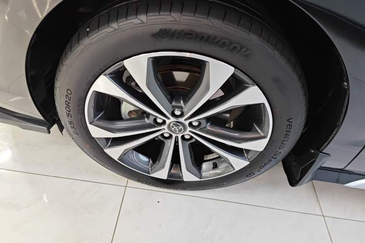 Used Toyota Granvia 2024 2.5L Hybrid Prestige ULTRA Edition
