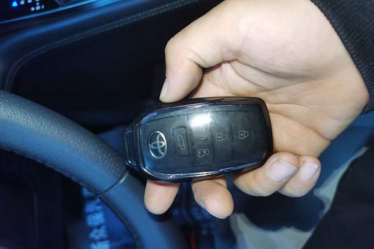 Used Toyota Sienna 2024 2.5L Hybrid Four-Wheel Drive Prestige Edition
