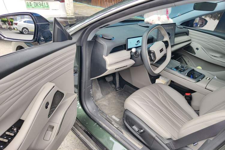 Used Geely Galaxy 8 2025 130km EM-i Deluxe Edition Driver Seat
