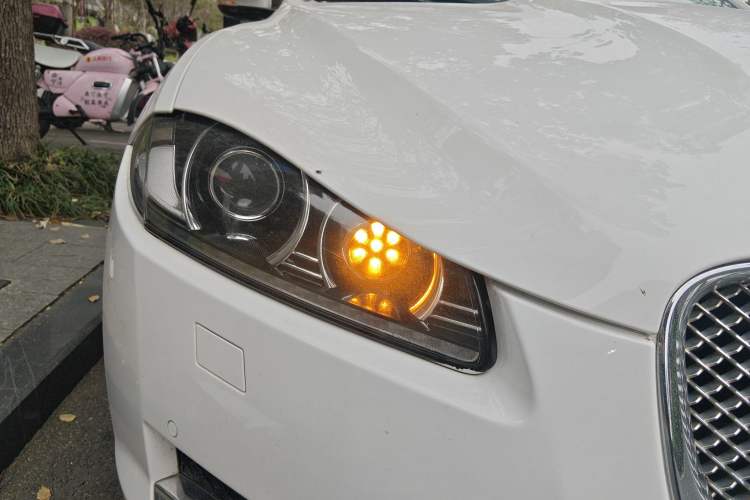 Used Jaguar XF 2015 XF 2.0T Prestige Edition Right Front Headlight