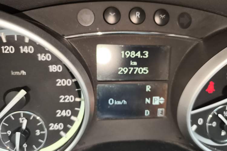 Used Mercedes-Benz R-Class 2010 R 350 L 4MATIC
