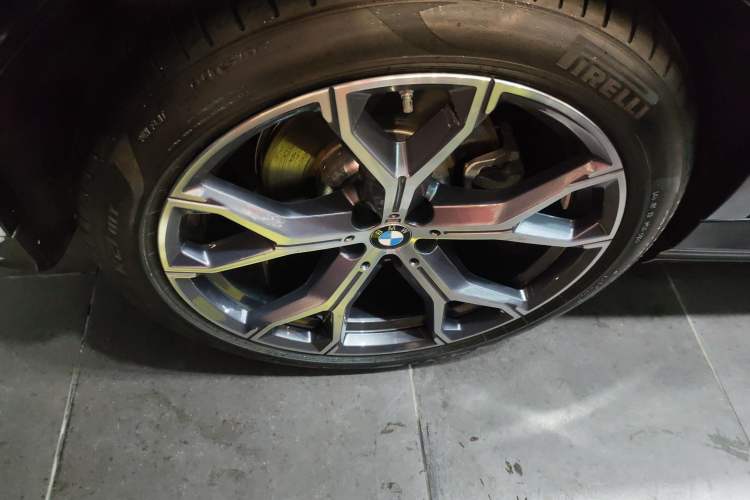 Used BMW X6 2023 xDrive40i M Sport Package Exterior 5