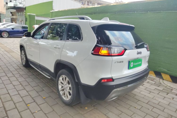 Used Jeep Cherokee 2019 2.0T Two-Wheel Drive Smart Enjoyment Version China VI
