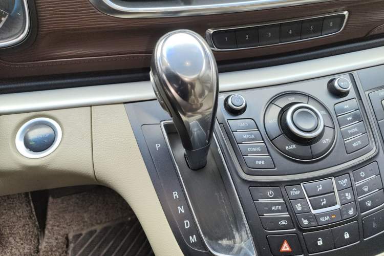 Used Buick GL8 2014 3.0L XT Luxury Business Flagship Edition