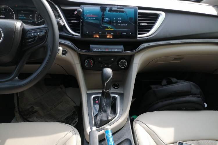 Used Buick GT 2016 15N Automatic Elite Edition Audio And AC Panel