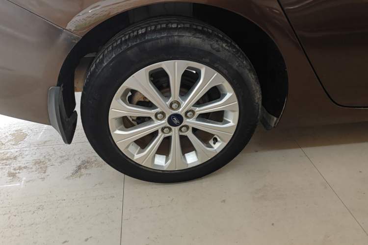 Used Ford Escort 2015 1.5L Automatic Fashion Model