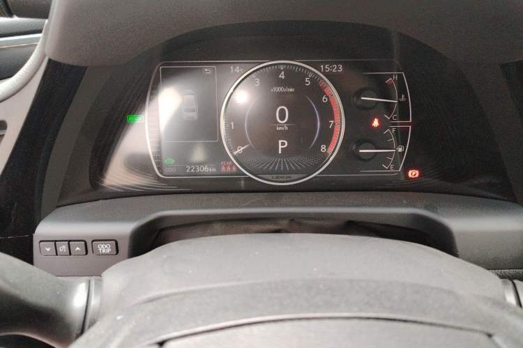 Used Lexus ES 2022 300h Deluxe Edition
