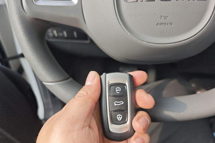 Used Geely Galaxy Panda 2023 Panda Mini 200km Endurance Bear Interior 1