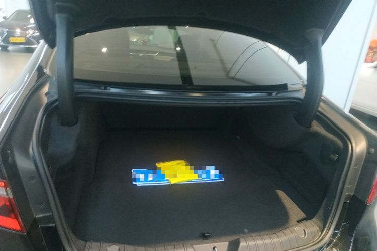 Used Jaguar XFL 2023 XFL 2.0T P250 Two-Wheel-Drive Luxury Deluxe Edition Trunk