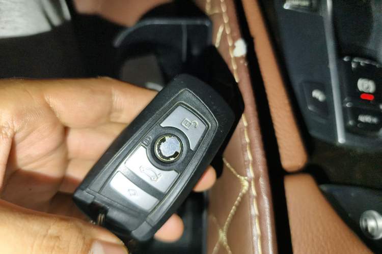 Used BMW 5 Series 2013 530Li Leading Model Vehicle Key