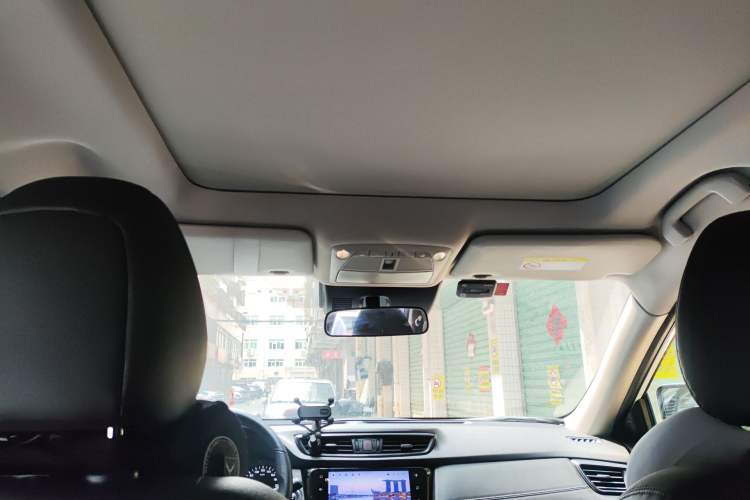 Used Nissan X-Trail 2023 Classic 2.0L Two-Wheel Drive Smart Connect Premium Edition Headliner