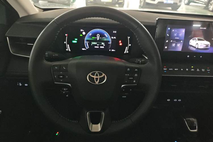 Used Toyota Camry 2024 Dual-Motor 2.0 HGVP Luxury Edition Steering Wheel