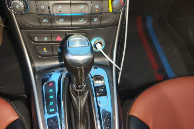 Used Chevrolet Malibu 2013 1.6T Automatic Comfort Edition Gear Lever