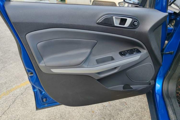 Used Ford EcoSport 2013 1.5L Manual Fashion Model