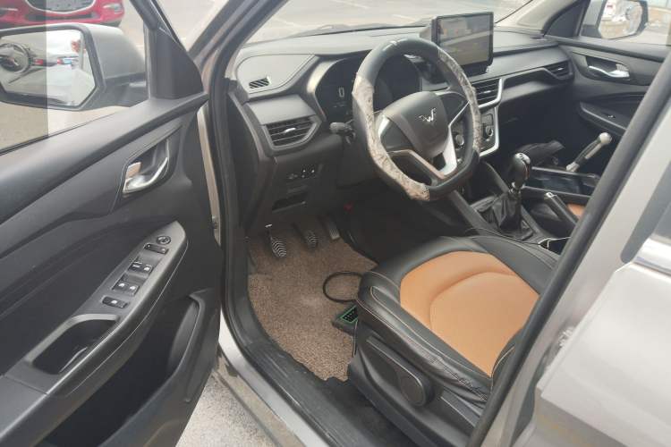 Used Wuling Hongguang S3 2018 1.5T Manual Comfort Model China V Standard
