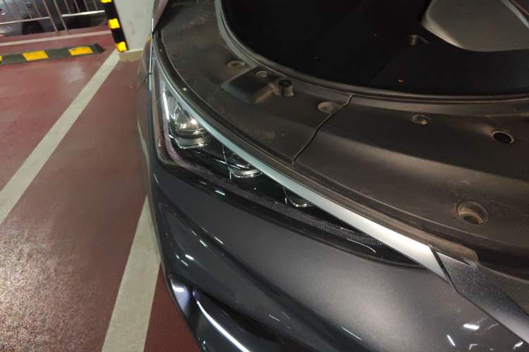 Used BYD Tang New Energy 2022 EV 635 km All-Wheel-Drive Flagship Model Right Front Headlight