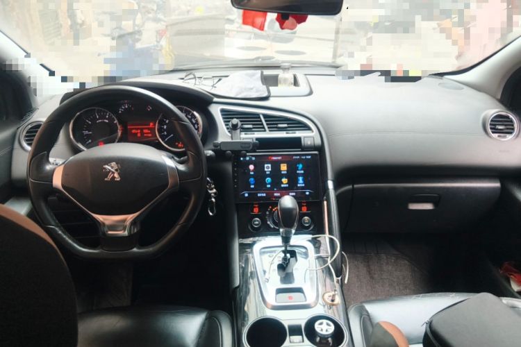 Used Peugeot 3008 2013 2.0L Automatic Trend Edition Center Console