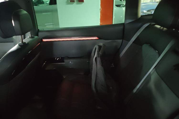 Used Zeekr 7X 2025 100 kWh Long-Range Rear-Wheel Drive with Intelligent Driving Features Left Rear Seat