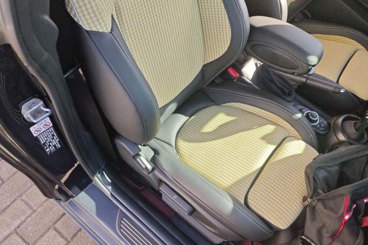 Used MINI MINI 2023 2.0T COOPER S Obsession Edition