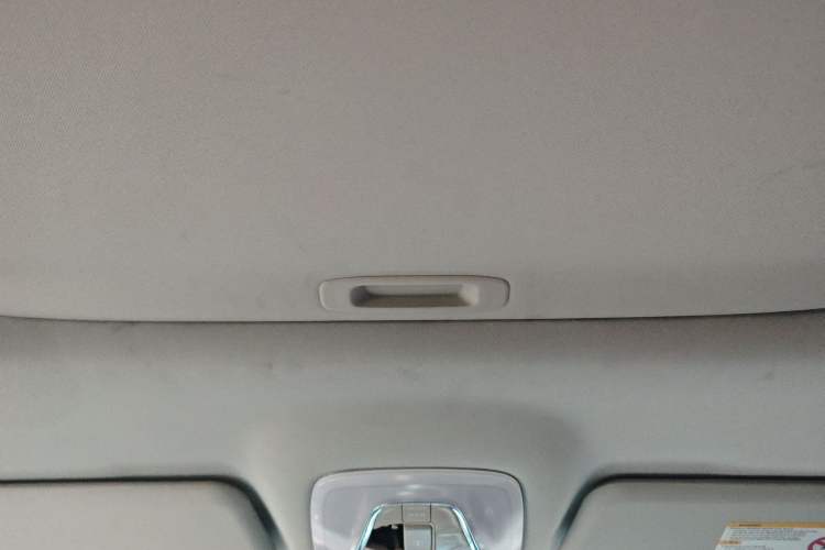 Used GAC Trumpchi GS4 2017 235T Automatic Two-Wheel Drive Luxury Smart Connectivity Version Headliner