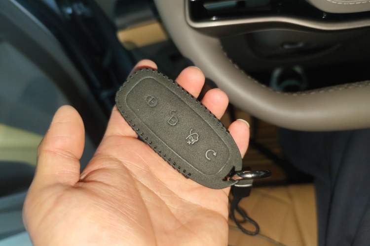 Used Denza D9 2022 DM-i 970 Four-Wheel Drive Flagship Model