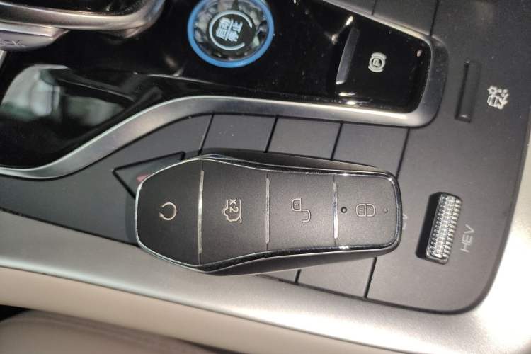 Used BYD Song Pro New Energy 2024 HONOR Edition DM-i 71KM Navigation Model Interior 1