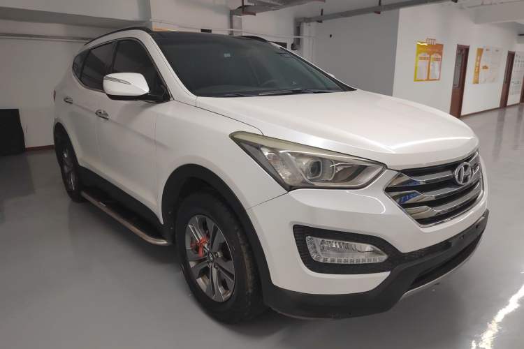 Used Hyundai Santa Fe 2013 2.4L Automatic Two-Wheel Drive Smart Version