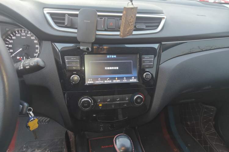 Used Nissan Qashqai 2017 2.0L CVT Smart Enjoyment Version China V Standard Audio And AC Panel