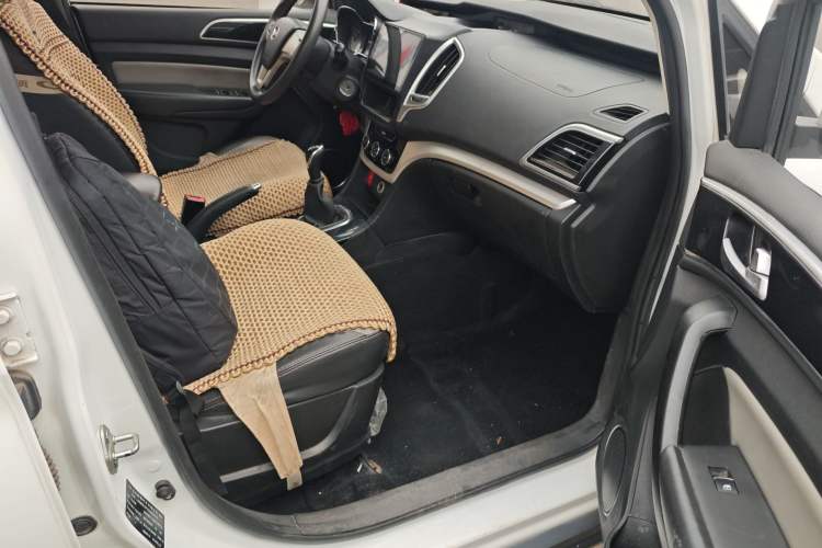 Used HYOSOW H3 2015 1.5L manual Comfort trim level