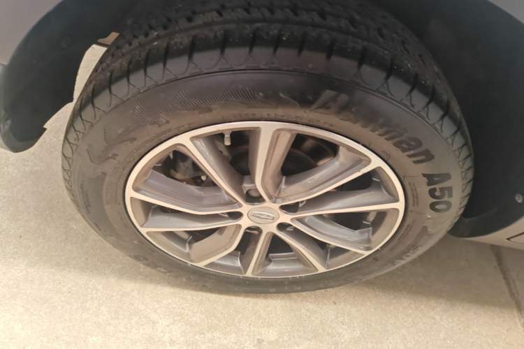 Used Geely Auto Emgrand X7 Sport 2020 1.8TD DCT Two-Wheel Drive Smart Connect 4G-Enabled Version