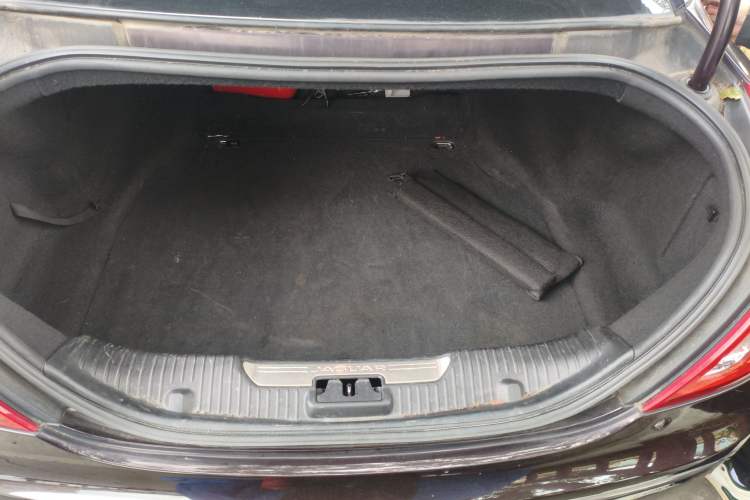 Used Jaguar XJ 2014 XJL 2.0T Two-Wheel Drive Panoramic Business Edition
