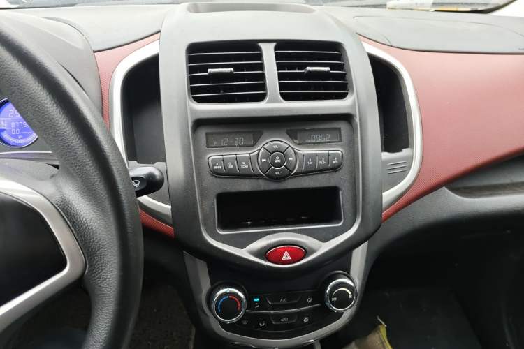 Used CHANGAN Benni EV 2018 EV260 Standard Model Audio And AC Panel